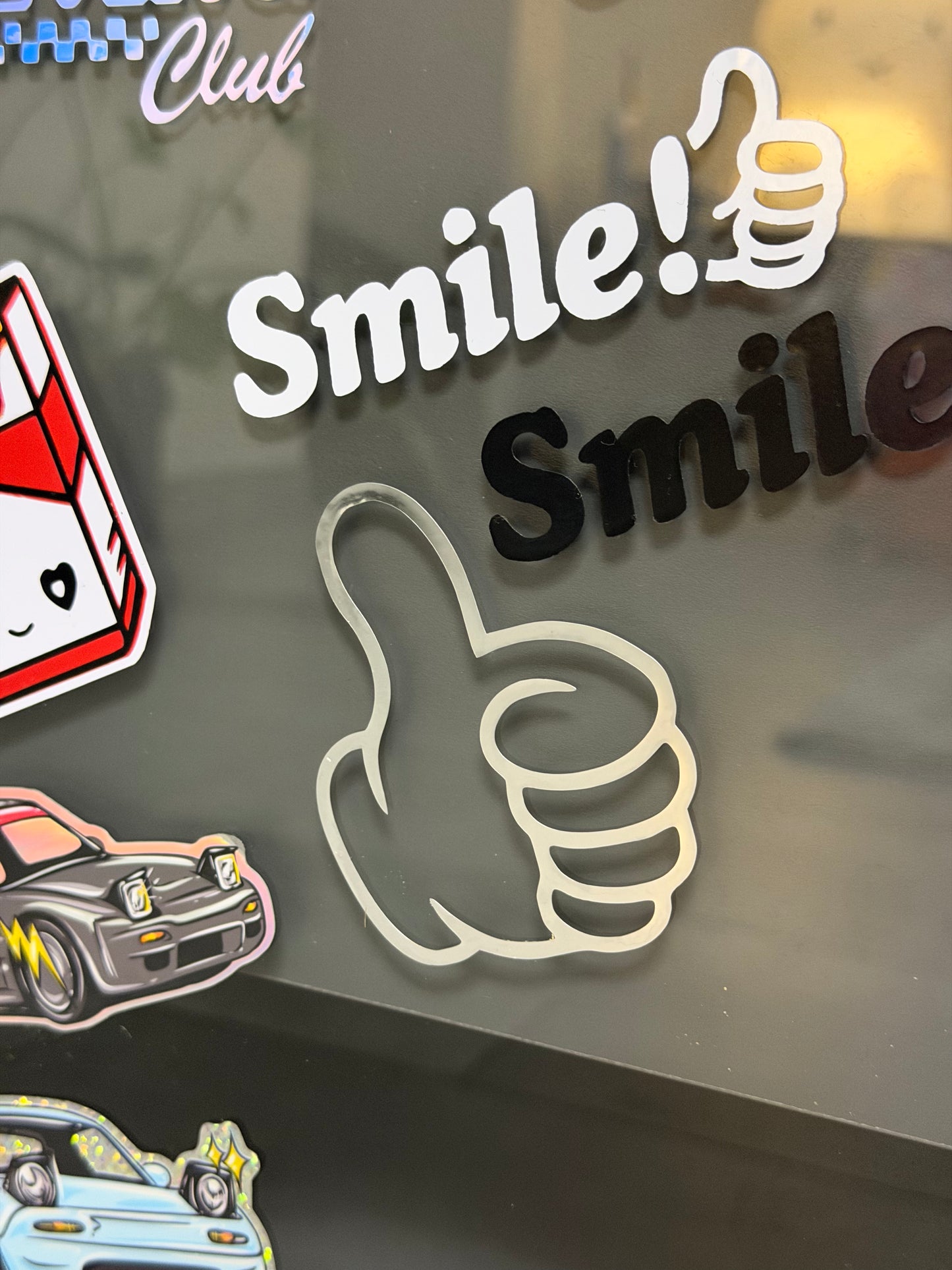 Mirror/chrome Thumbs up!